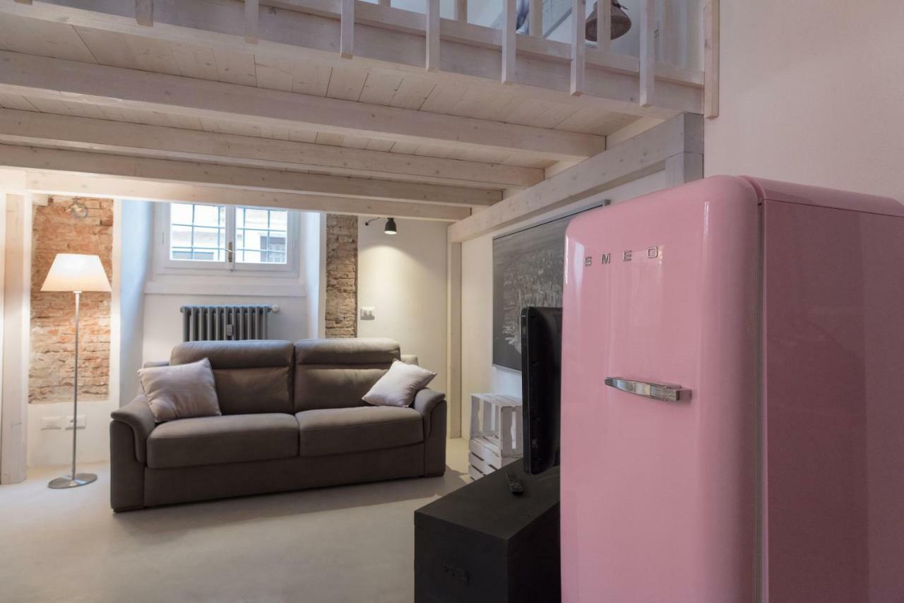 شقة New Loft In The Heart Of بولونيا المظهر الخارجي الصورة